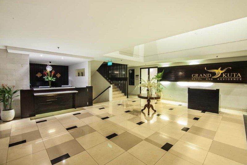 库塔大酒店 勒吉安 外观 照片
